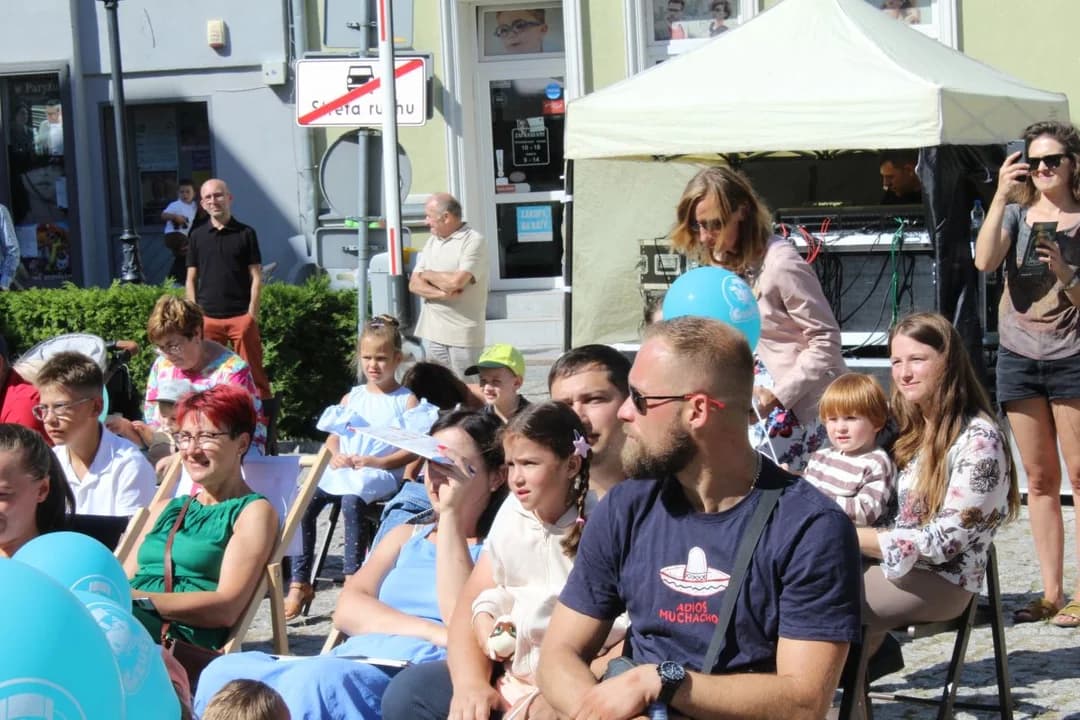 Targi Książki dla Dzieci i Młodzieży w Jarocinie [2022] — zdjęcie 6 z 127