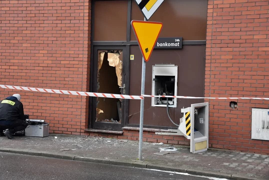 Zatrzymano grupę przestępczą, która wysadzała i okradała bankomaty [ZDJĘCIA]