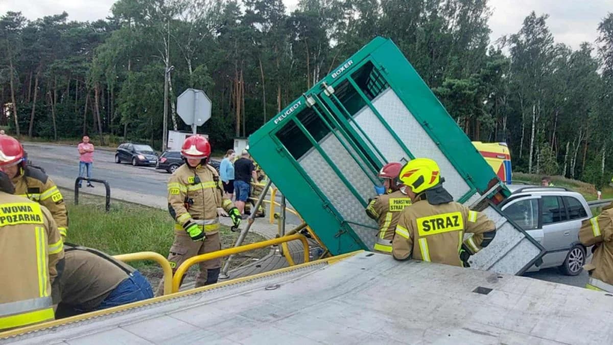 Wypadek między Kotlinem a Wyszkami na DK11