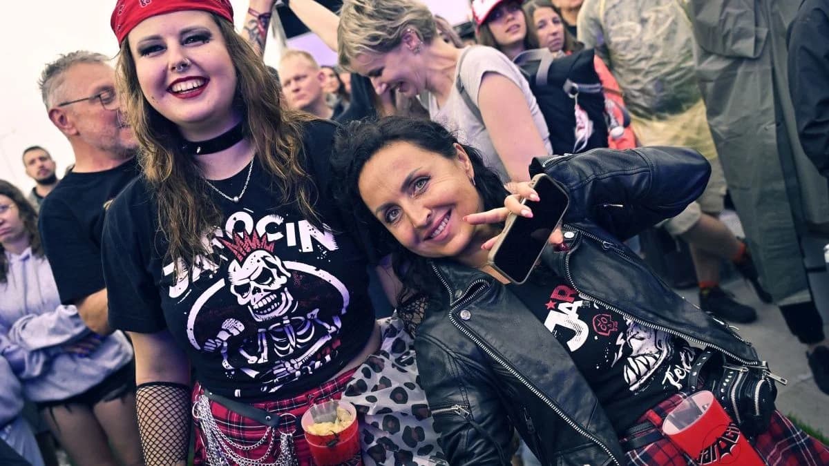 Tak bawiliście w błocie i deszczu podczas pierwszego dnia Jarocin Festiwal 2026