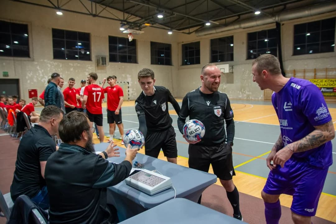 Mecz pokazowy JLHPN pomiędzy Fort Boys Team i A Seree Tee
