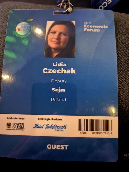 Posłanka Lidia Czechak w rozmowie z Gazetą Jarocińską mówi między innymi o sejmowej „kuchni”, o zarobkach i polityce [ZDJĘCIA]