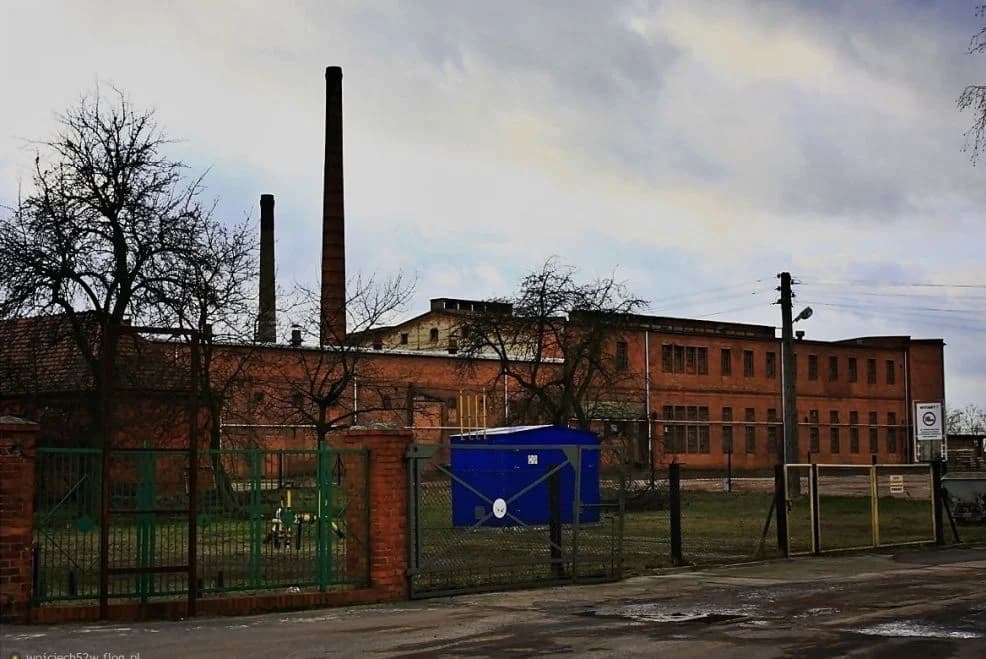 Historyczna scena w Domu Socjalnym w Witaszycach stanęła w ogniu. Dla ludzi to miejsce pełne wspomnień. Bywały tu największe gwiazdy — zdjęcie 3 z 4