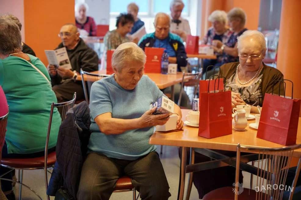 Gmina Jarocin ma dwie propozycje dla seniorów - tych aktywnych i tych potrzebujących pomocy