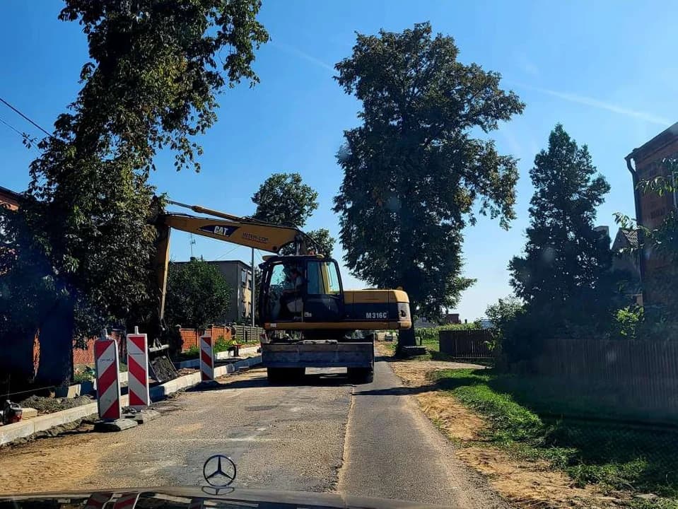Zakończyła się przebudowa drogi Żerków - Bieździadów — zdjęcie 6 z 19