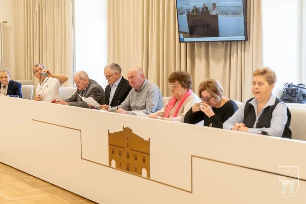 Dostępność do dworca kolejowego w Jarocinie - nad tym i nie tylko obradowała rada seniorów