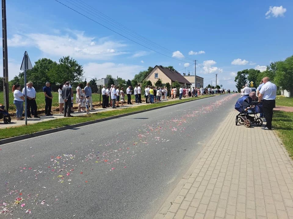 Procesja Bożego Ciała w Magnuszewicach [ZDJĘCIA] — zdjęcie 4 z 18