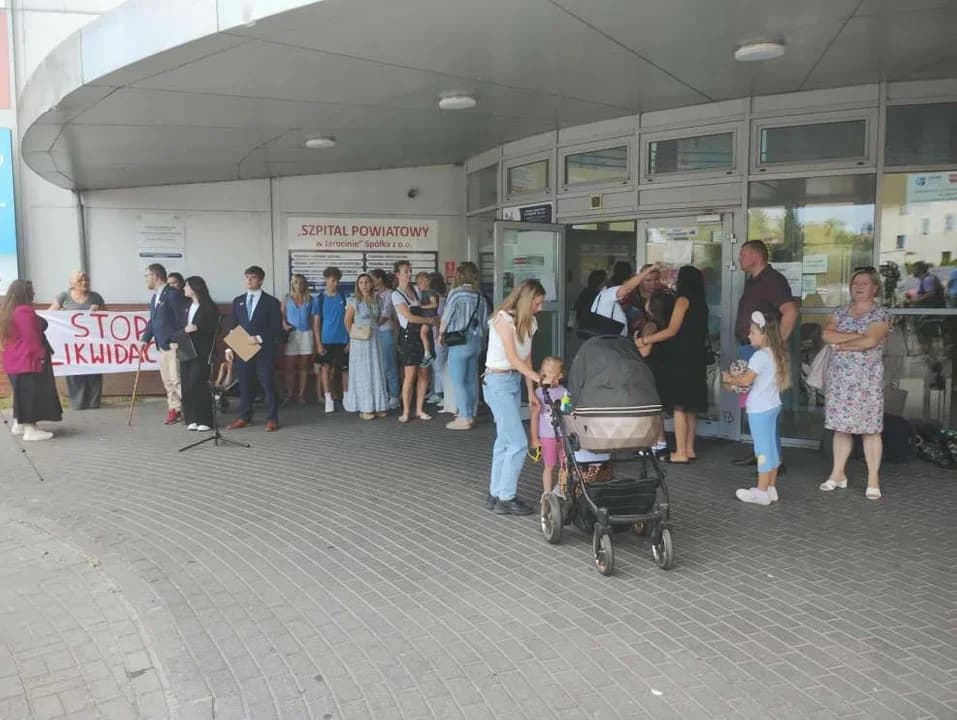 Połączenie dwóch oddziałów w Szpitalu Powiatowym w Jarocinie - noworodkowego oraz położniczo-ginekologicznego. Decyzja spotkała się z protestami personelu lecznicy i licznymi kontrowersjami.