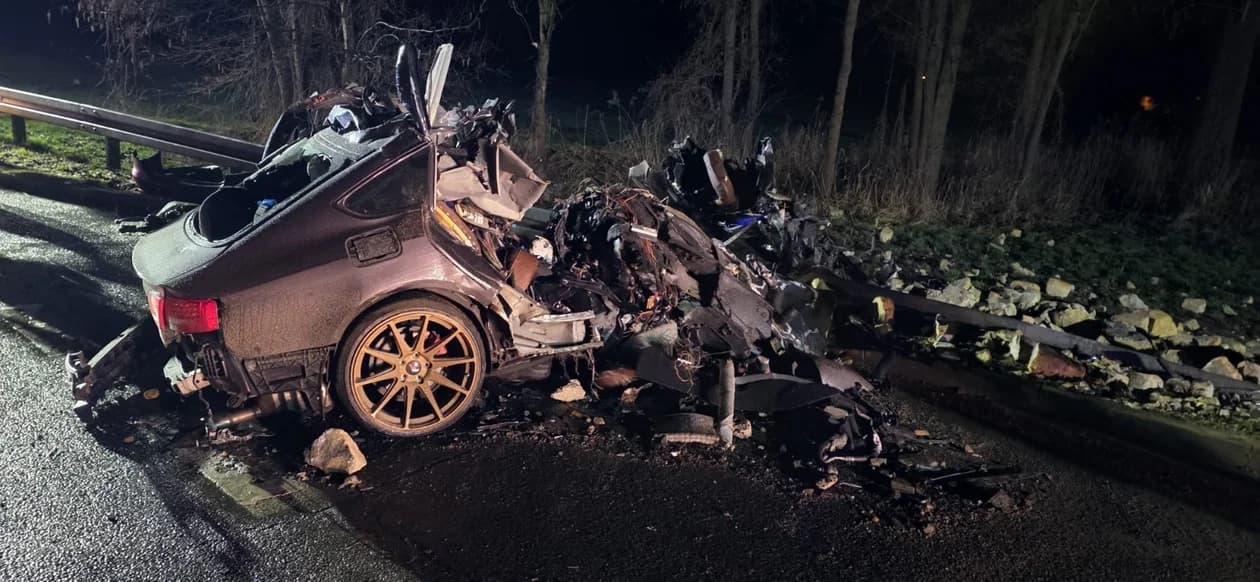 Nocny dramat na DW309. Z przystanku i Audi nie zostało niemal nic, służby pracowały 5 godzin — zdjęcie 5 z 6