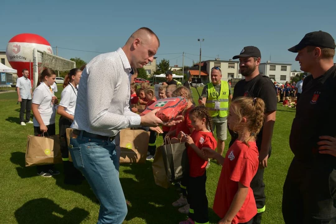 Mali druhowie walczyli na I Wielkopolskiej Olimpiadzie Dziecięcych Drużyn Pożarniczych w Cielczy [ZDJĘCIA] — zdjęcie 2 z 169