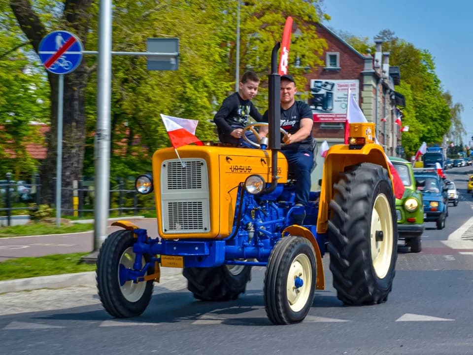 Majówka z klasykami. Pierwszy zlot pojazdów zabytkowych w Jarocinie [ZDJĘCIA]