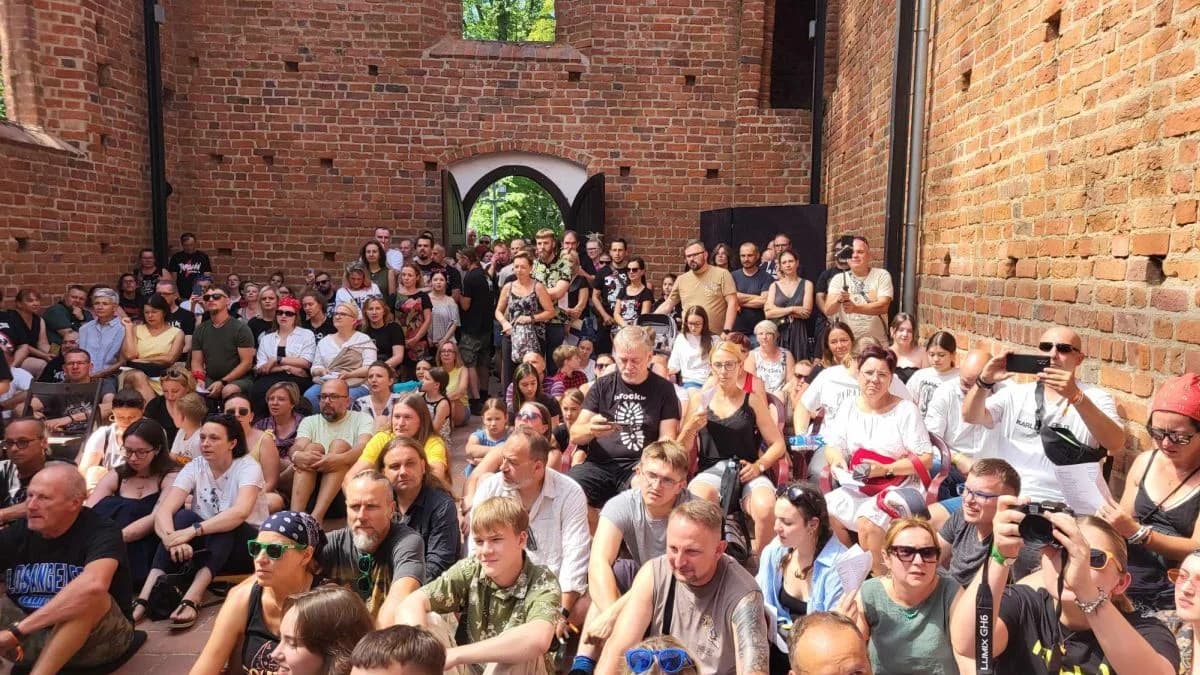 Msza Święta za zmarłych muzyków na Jarocin Festiwal 2024