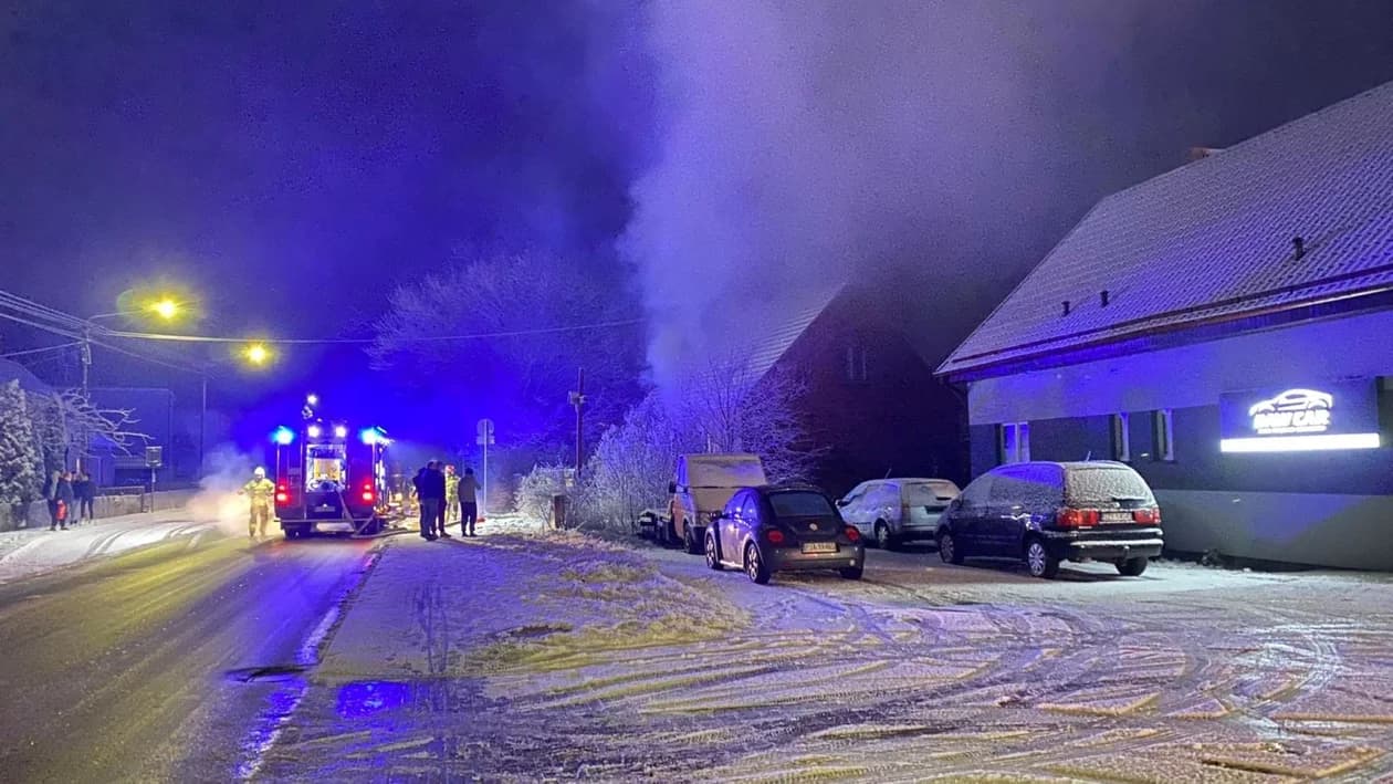 Pożar domu w Wilkowyi. Dym odciął drogę ucieczki jednej osobie