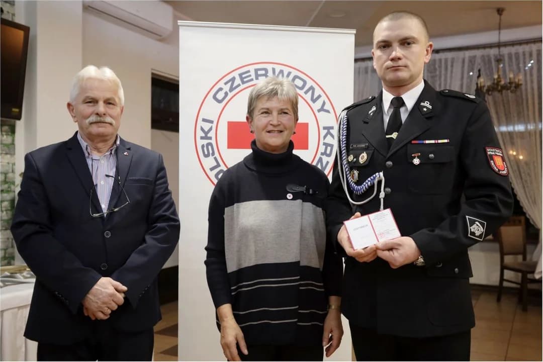 Wyróżniono najbardziej zasłużonych krwiodawców. Uroczystość w Klubie HDK w Jarocinie [ZDJĘCIA] — zdjęcie 4 z 34