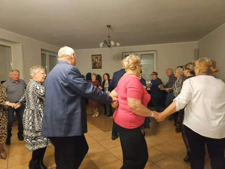Dobra zabawa, wróżby i smaczny poczęstunek - wszystko to na andrzejkowym wieczorze w Cieczy [ZDJĘCIA, SONDA] — zdjęcie 6 z 21