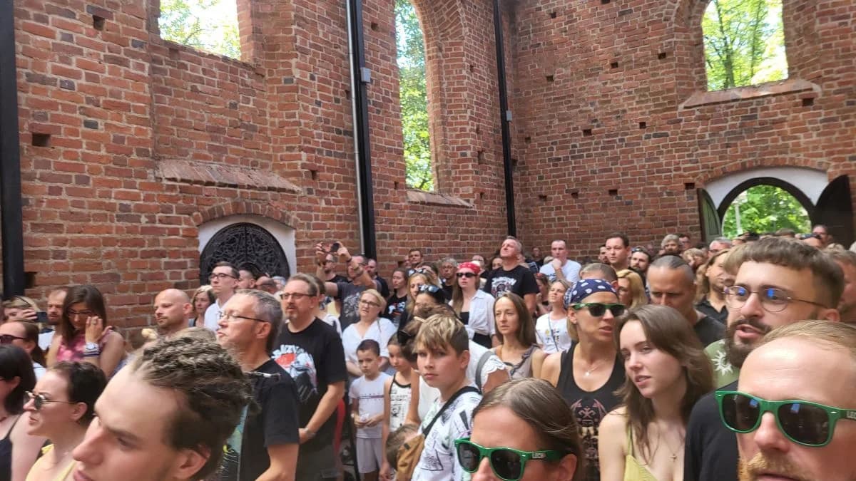 Msza Święta za zmarłych muzyków na Jarocin Festiwal 2024