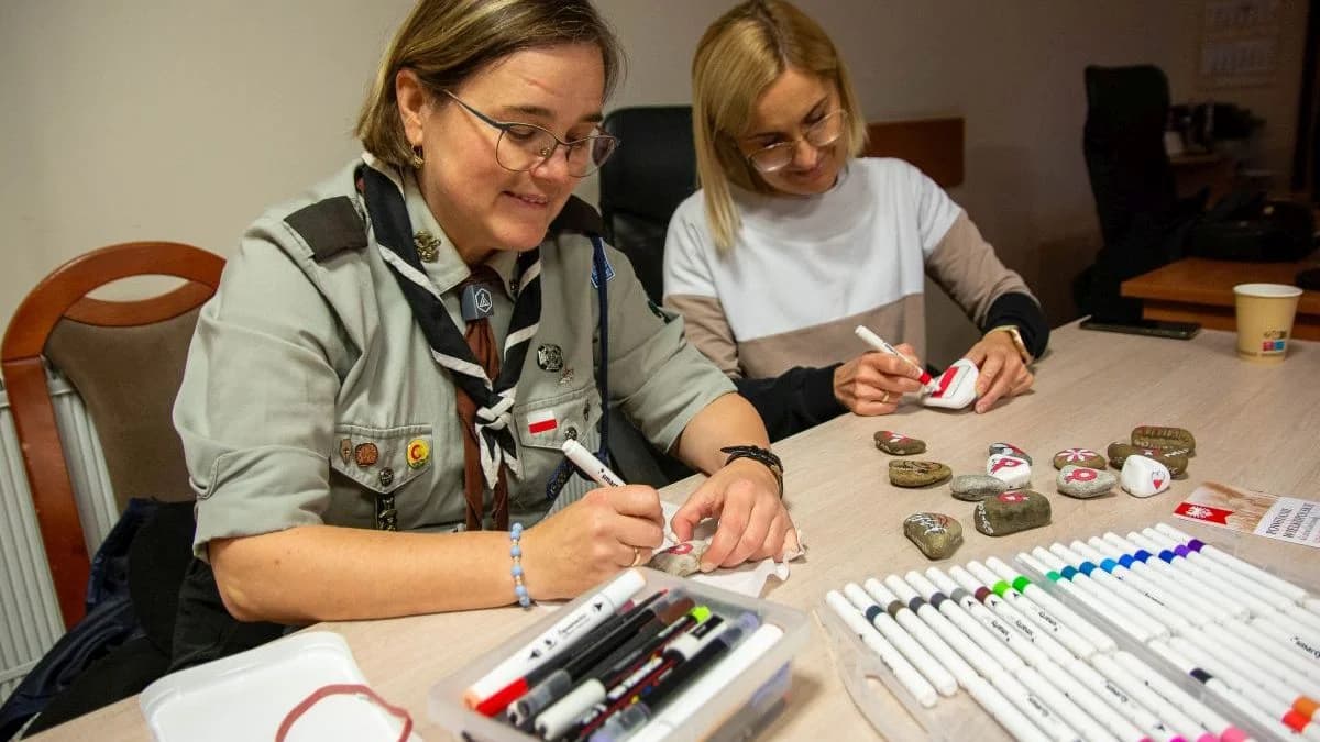 Budzili śpiących na jarocińskim dworcu [ZDJĘCIA, WIDEO] — zdjęcie 3 z 45