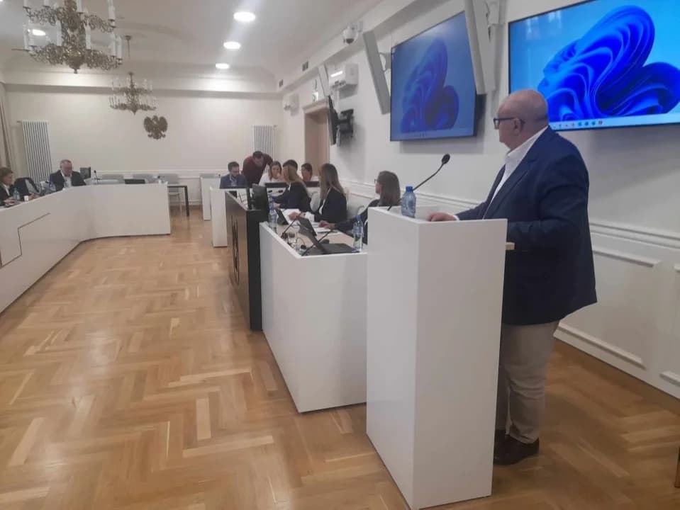 Sesja Rady Miejskiej w Jarocinie (24 maja 2024 r.) — zdjęcie 4 z 87