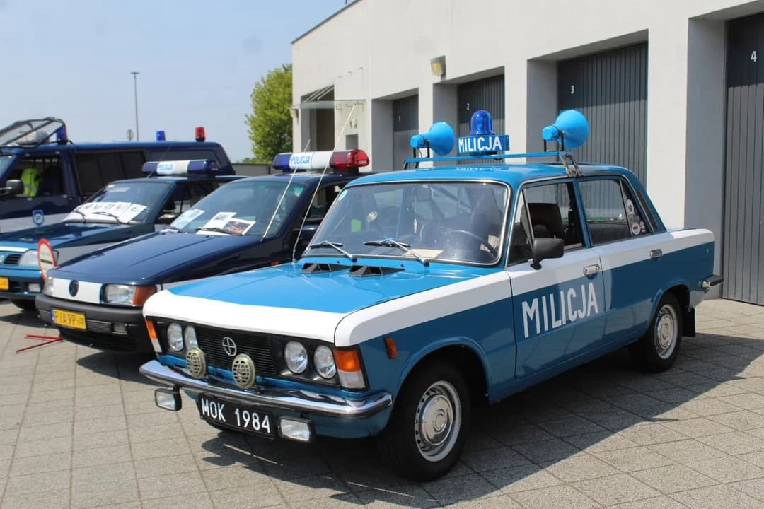 Zaprezentowano także zabytkowe pojazdy policji
