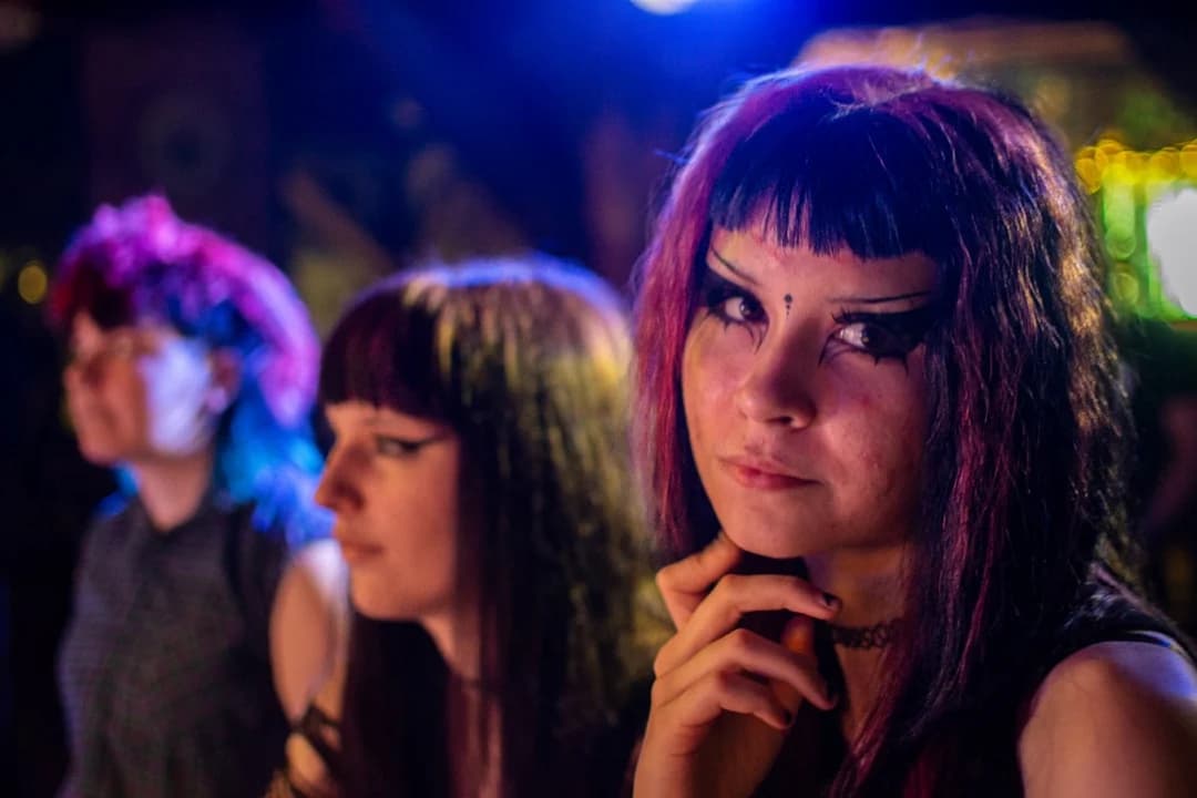 Zasada była prosta - na koncert można było wejść w zamian za przyniesienie żywności z długim terminem ważności, kosmetyków czy środków czystości dla potrzebujących seniorów.