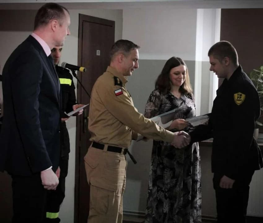 Maturzyści z klas mundurowych ZSP nr 2 w Jarocinie zakończyli naukę przedmiotów profilowych — zdjęcie 2 z 36