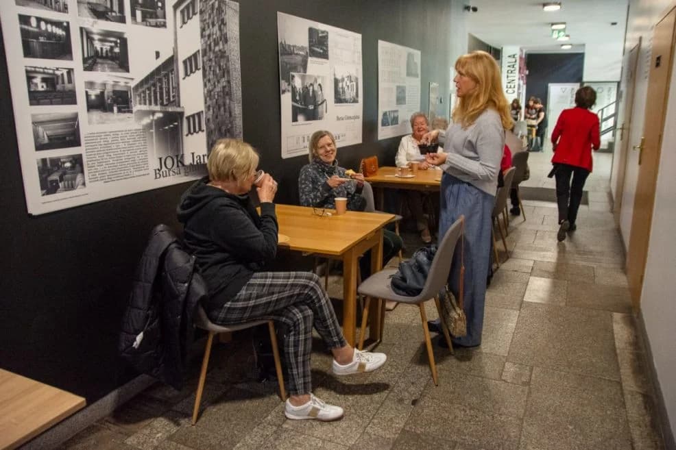 Ludowe granie porwało publiczność! Jarocin świętował jubileuszowy XX Przegląd Kultury Ludowej [ZDJĘCIA] — zdjęcie 4 z 83