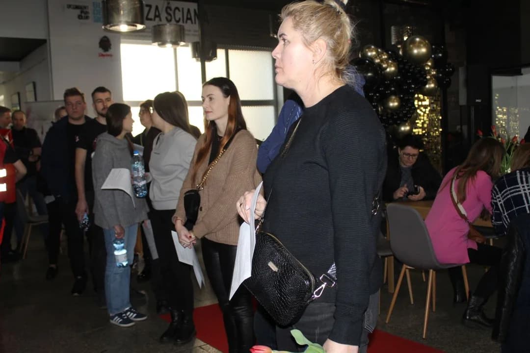 Nietypowy dzień kobiet w Jarocinie. Krew polała się w JOK-u — zdjęcie 6 z 56