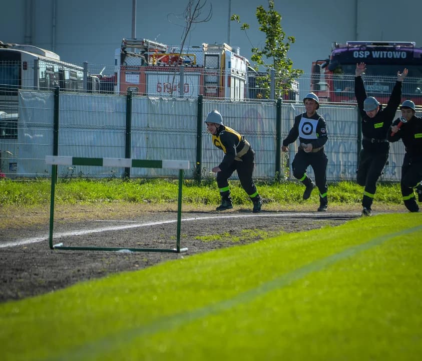 Cztery drużyny z OSP Klęka i OSP Boguszyn walczyły na powiatowych zawodach w Środzie Wkp. Jak im poszło? [ZDJĘCIA]