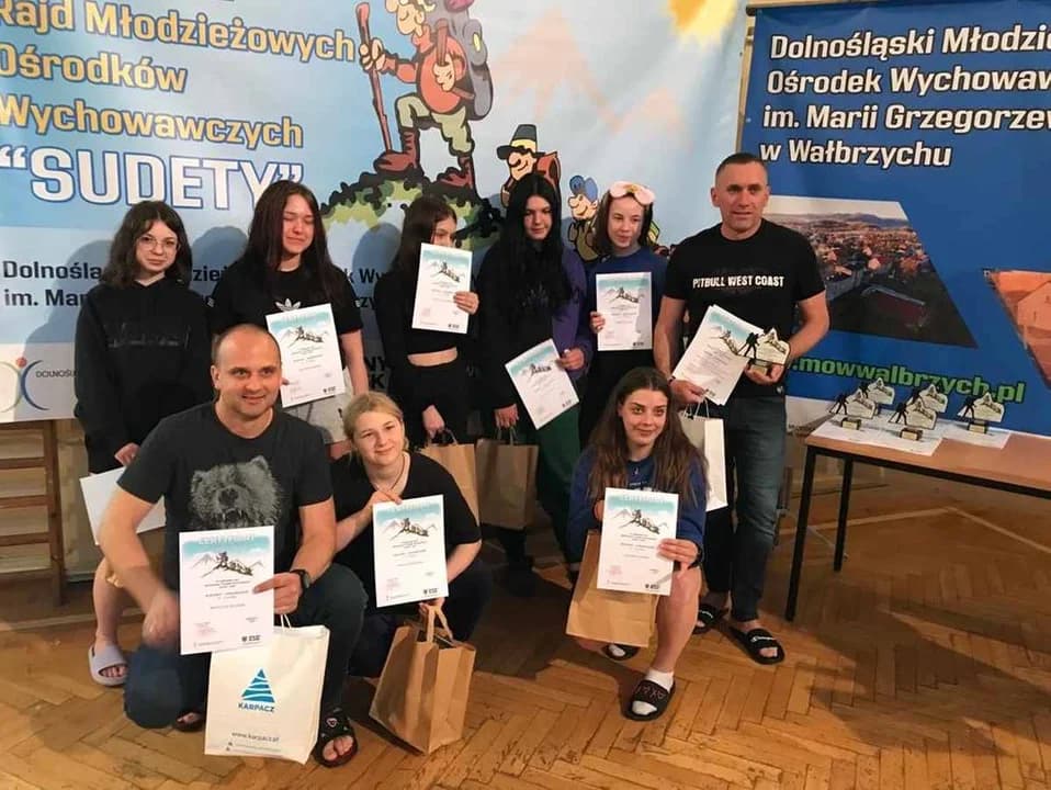 Dziewczyny z Cerekwicy Nowej na rajdzie w Sudetach