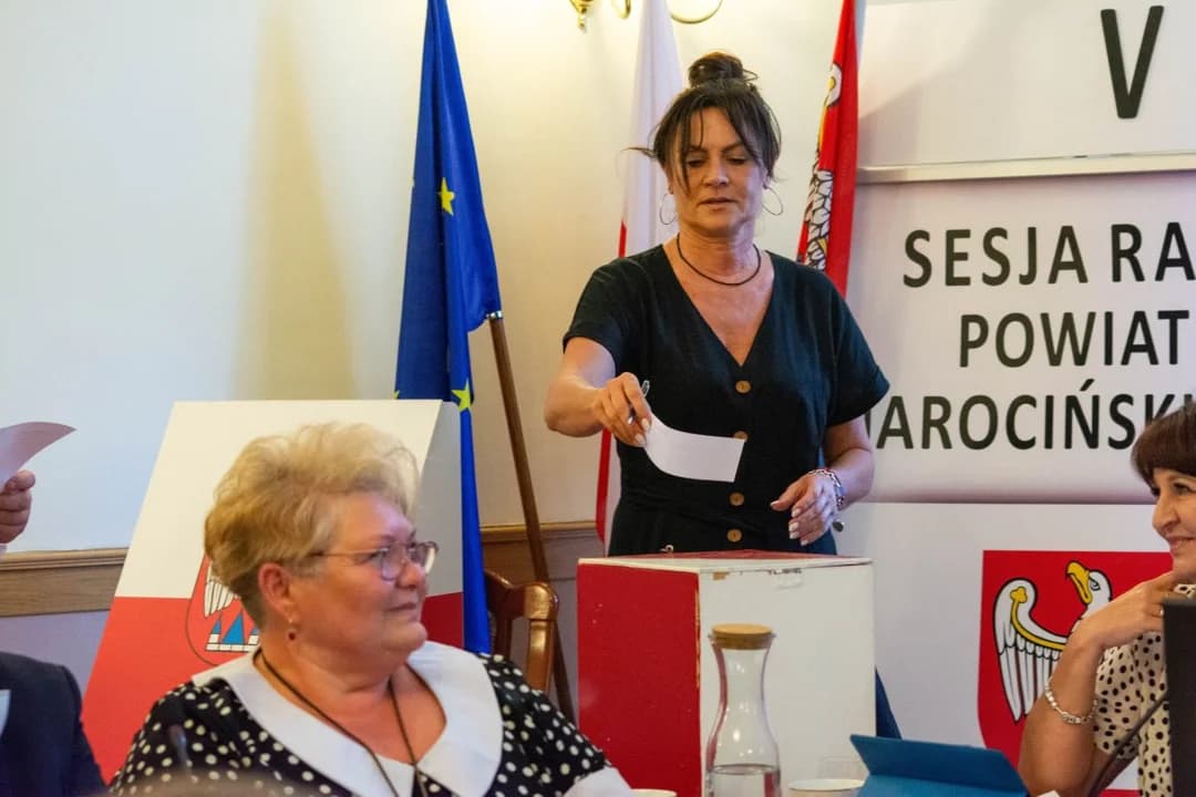 Radni określili wysokość wynagrodzenia starosty Mariusza Stoleckiego. Ile będzie zarabiał nowy szef powiatu? — zdjęcie 5 z 35