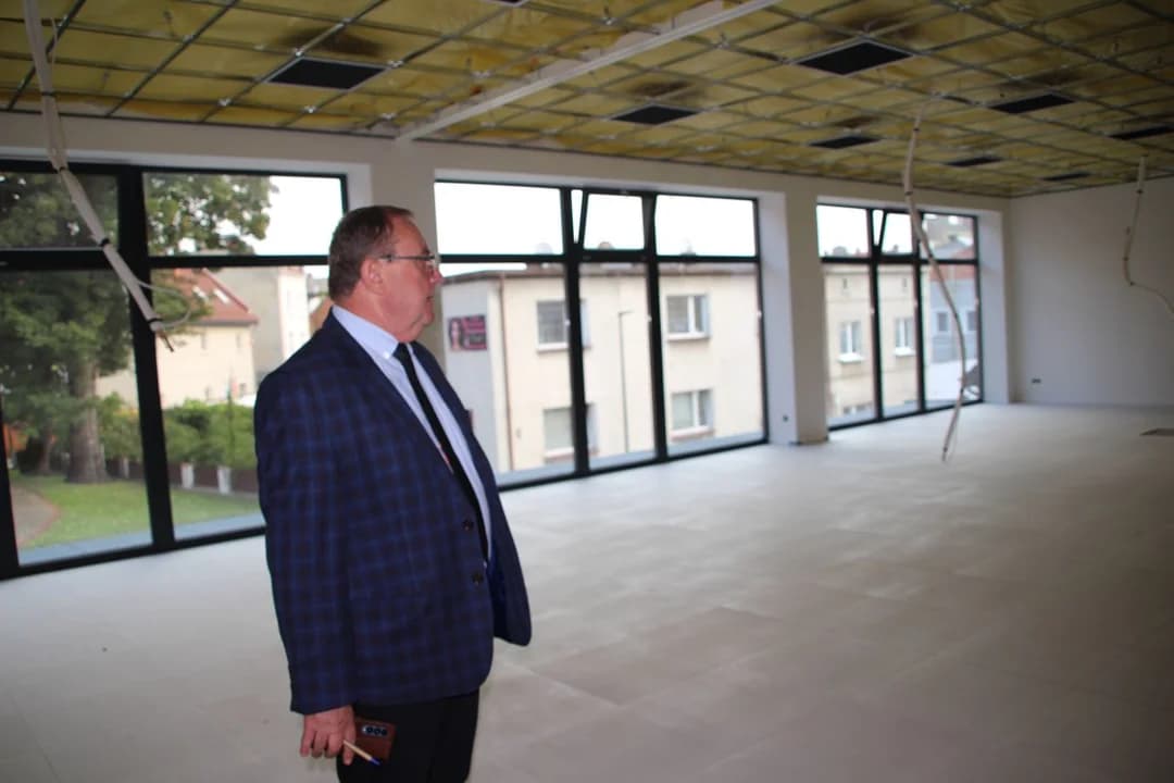 Budowa Jarocińskiego Centrum Edukacji i Kariery dobiega końca [WIDEO] — zdjęcie 5 z 12