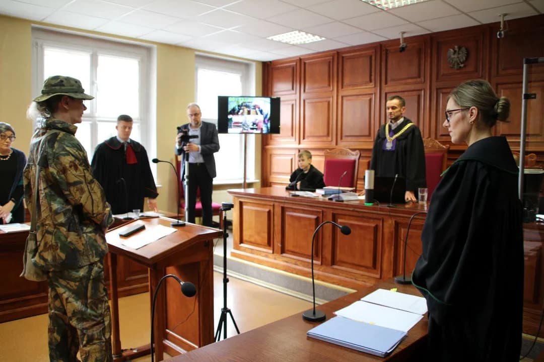 Niecodzienna rozprawa w jarocińskim sądzie. Wilk skazany za połknięcie Babci i Czerwonego Kapturka