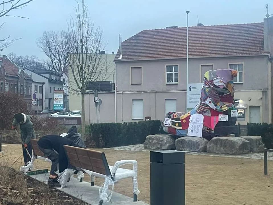 Wypiękniało otoczenie jarocińskiego Glana. Posadzono wiele nowy roślin i drzew [ZDJĘCIA]
