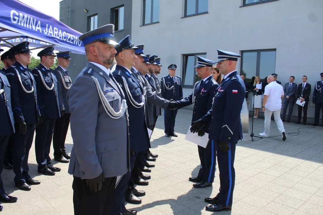 Święto Policji w Jarocinie. Policjanci odebrali awanse, padła ważna zapowiedź na 2027 rok
