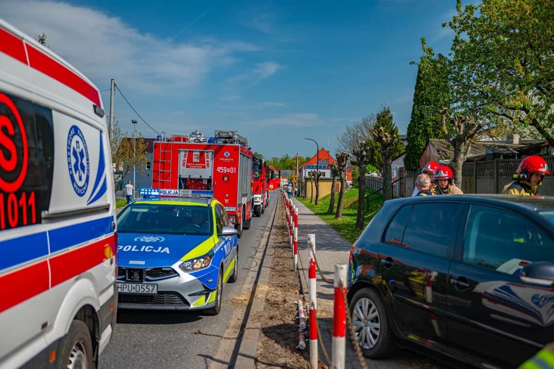 W Wielkanoc strażacy gasili... lodówkę w Witaszycach. W Poniedziałek Wielkanocny volkswagen uderzył w drzewo w Jaraczewie [ZDJĘCIA] — zdjęcie 6 z 25