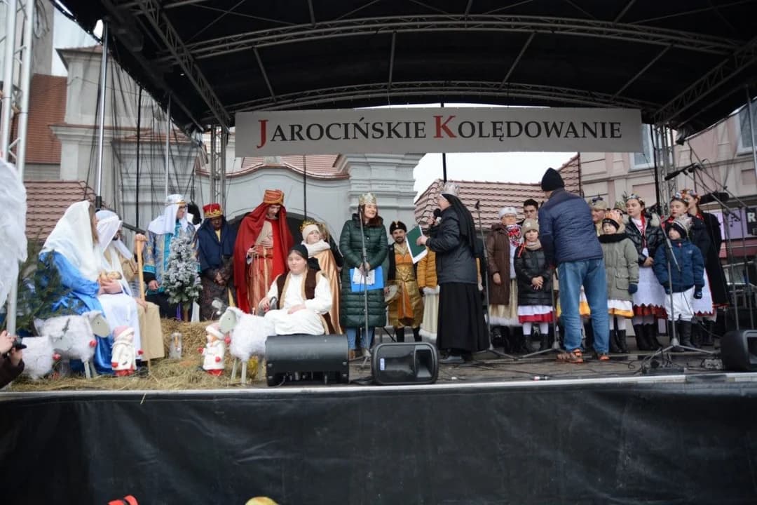 14. Jarocińskie Kolędowanie z Orszakiem Trzech Króli. Najwięcej było przedszkolaków  [ZDJĘCIA]
