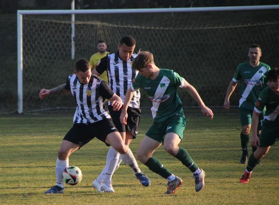 GKS Jaraczewo ponownie wygrywa derby z Wisłą Borek Wlkp.