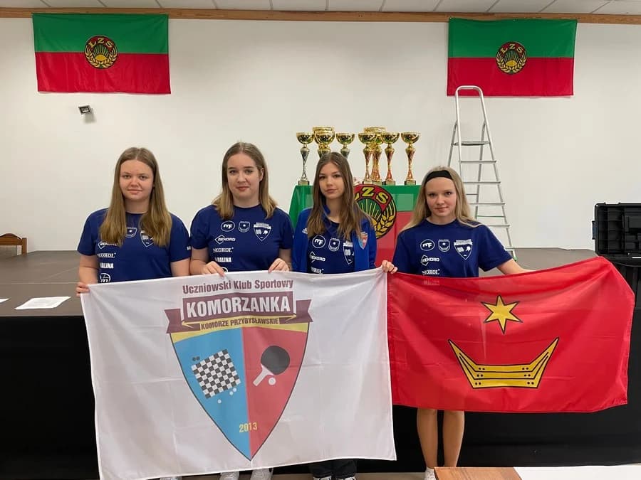 Wielkopolski finał Turnieju Warcabów 64-polowych. Drużyna z Komorza zdobywa srebro