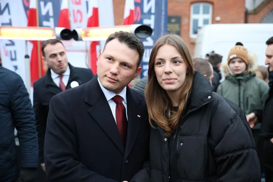 Do Jarocina przyjedzie kolejny kandydat na prezydenta, tym razem Sławomir Mentzen [ZDJĘCIA] — zdjęcie 5 z 15