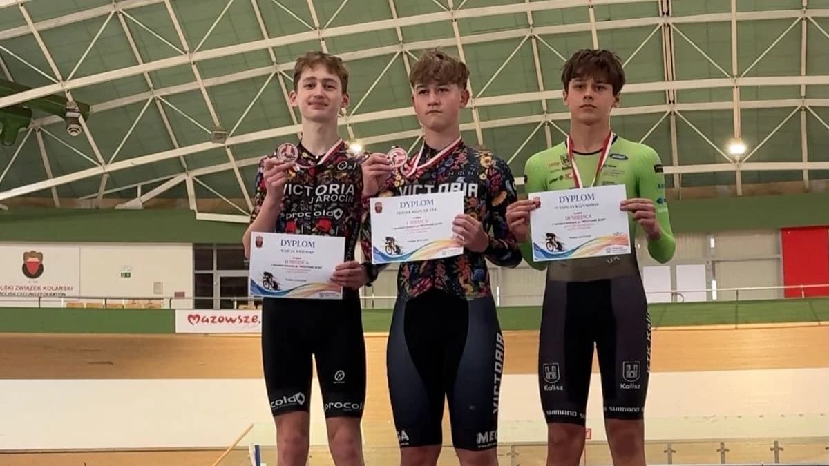 Kolarze Victorii Jarocin na zawodach "Przystanek Sport"