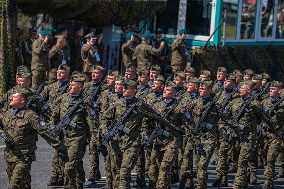 Żołnierze z 16. Jarocińskiego Batalionu Remontu Lotnisk defilowali w Warszawie [ZDJĘCIA] — zdjęcie 5 z 15