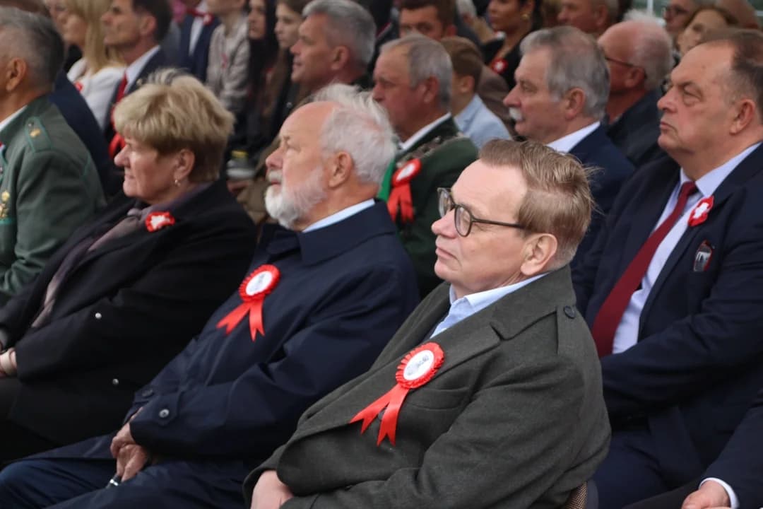 Duża uroczystość w Lgowie. Uczcili setną rocznicę śmierci mjr Zbigniewa Ostroroga-Gorzeńskiego — zdjęcie 6 z 203