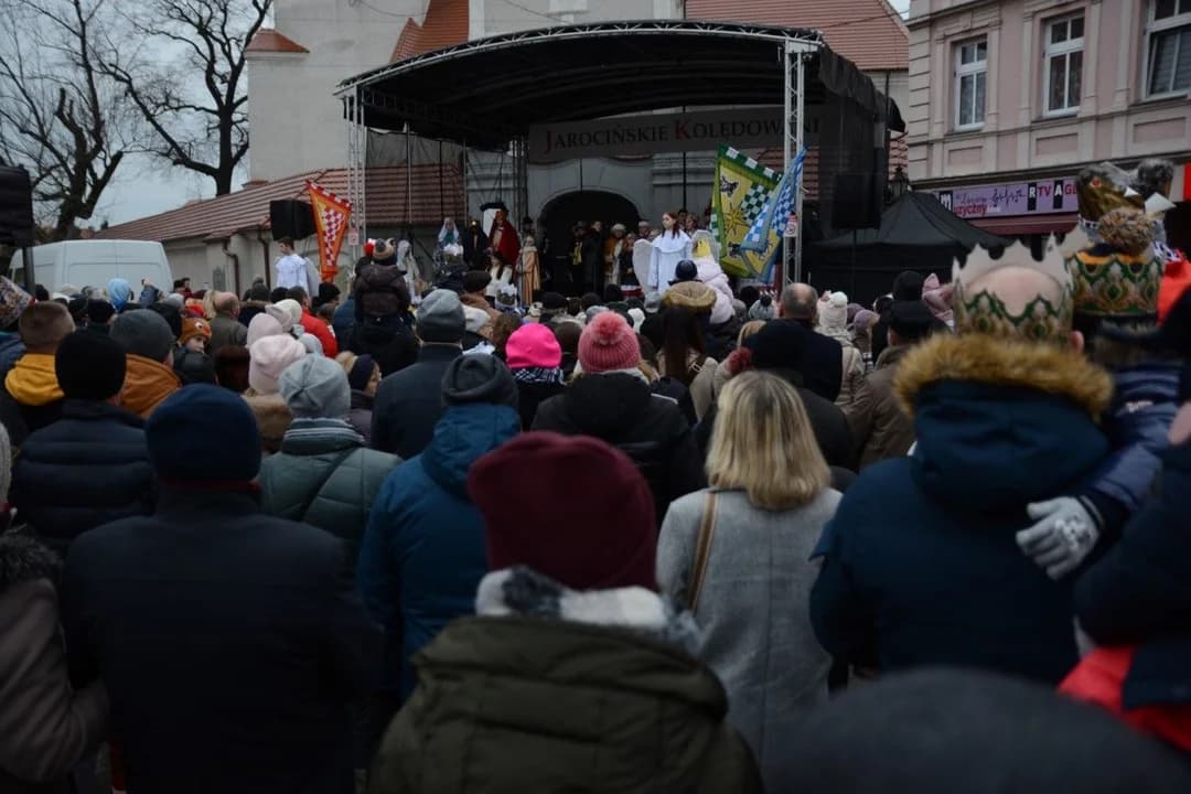 14. Jarocińskie Kolędowanie z Orszakiem Trzech Króli. Najwięcej było przedszkolaków  [ZDJĘCIA]