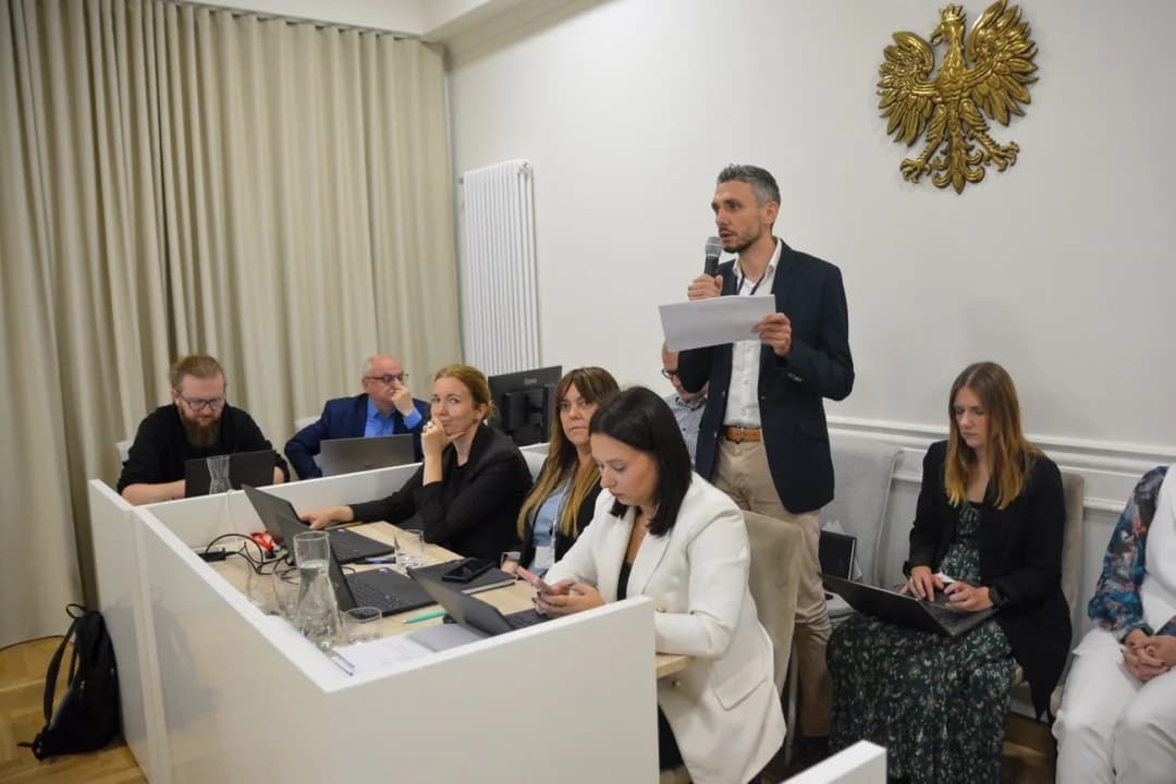 Na pytania radnych odpowiadali między innymi jarocińscy urzędnicy.