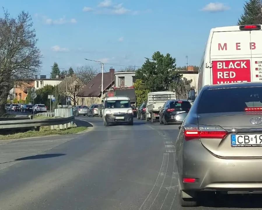 Uwaga kierowcy. Utrudnienia na drodze Jarocin - Żerków — zdjęcie 2 z 3