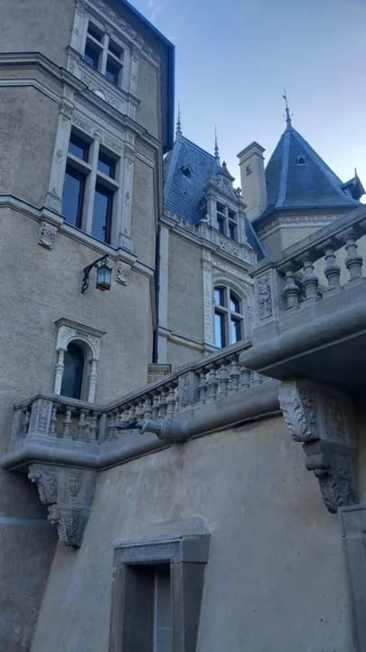 Od piwnic aż po dach wykonane zostały wszystkie naprawy i zabezpieczenia zewnętrznych części budynku