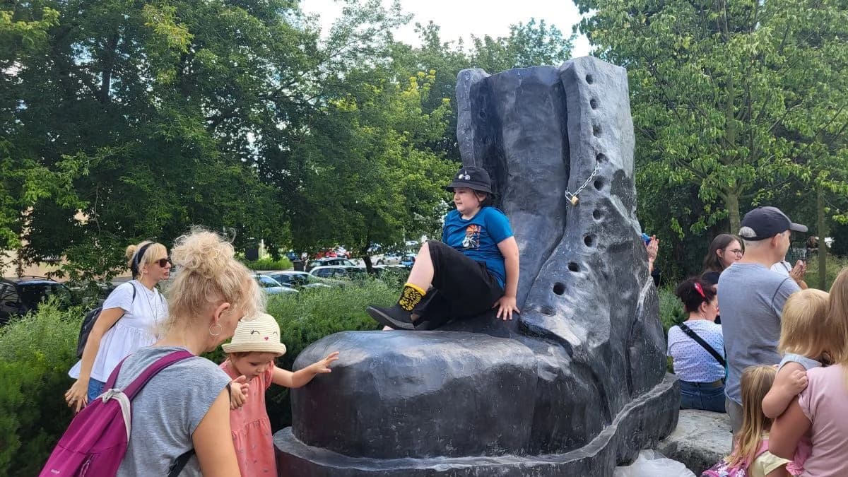 Ponowne odsłonięcie pomnika Glana w Jarocinie