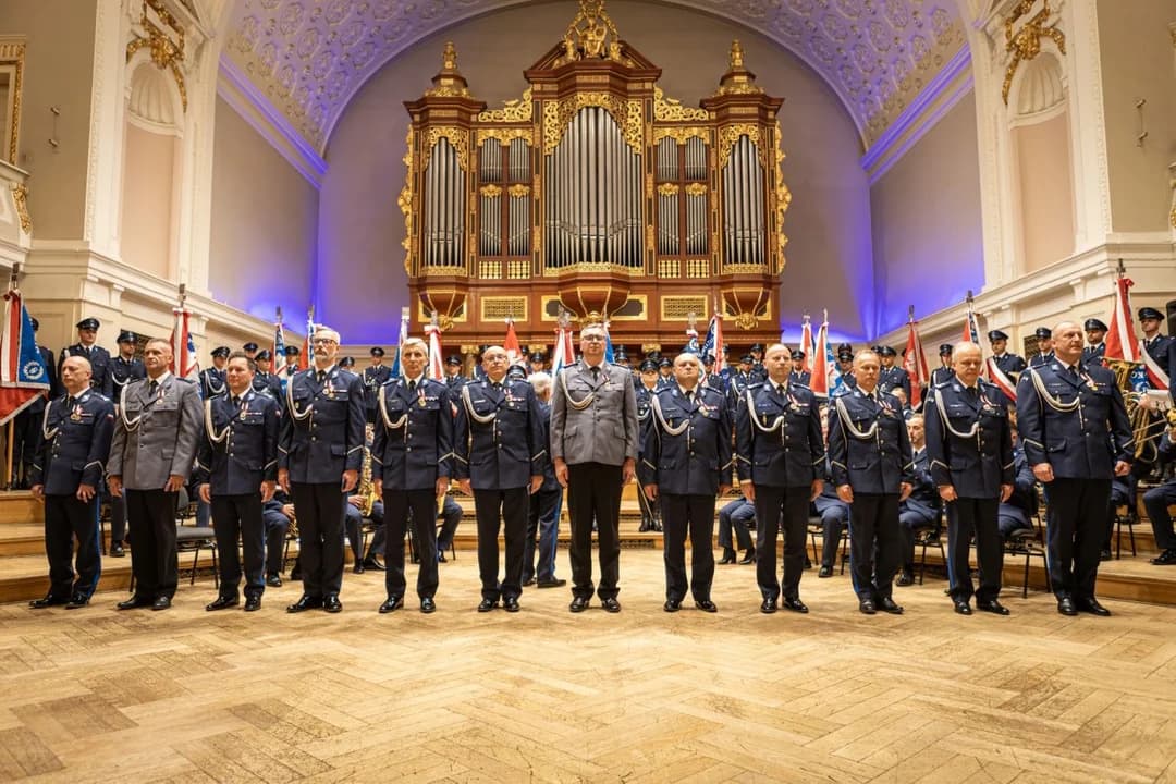 Komendanci jarocińskiej policji zostali wyróżnieni Złotą Odznaką „Zasłużony Policjant"