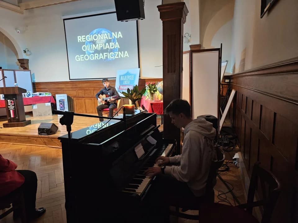 Regionalna Olimpiada Geograficzna w Jarocinie. O zwycięstwo rywalizuje 30 uczniów — zdjęcie 6 z 51