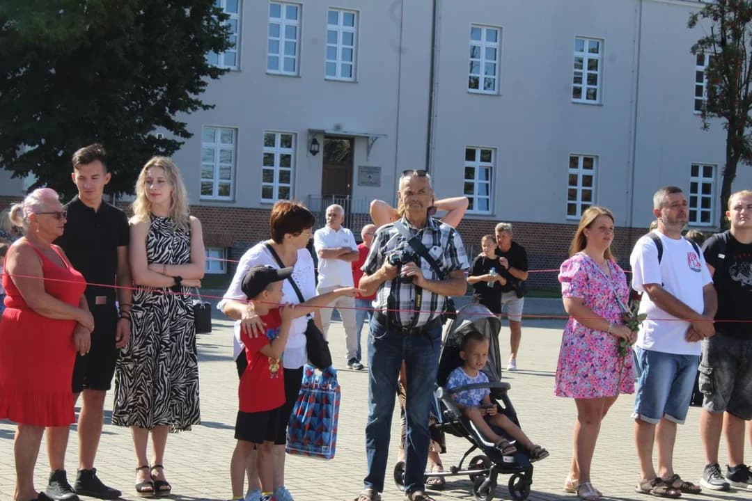 Święto Wojska Polskiego w 16. Jarocińskim Batalionie Remontu Lotnisk [ZDJĘCIA] — zdjęcie 3 z 217